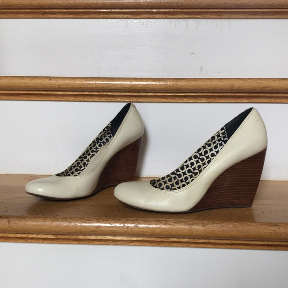 Coach cream/white wedge shoe 8 Dorelle